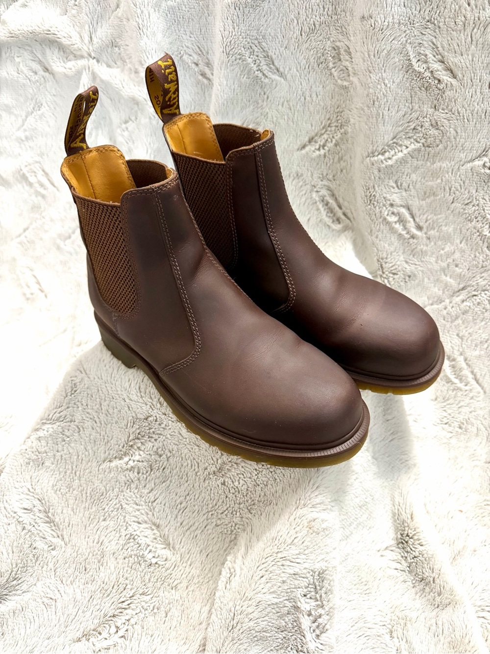 Dr Martens 2976 Chelsea Boots Brown Crazy Horse Leather Men’s 8/Womens 9